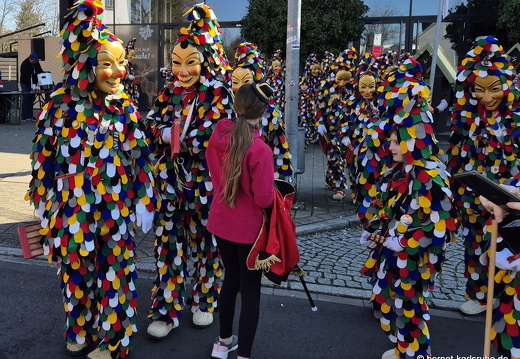 25-03-03-innenstadt-forum-rosenmontag-003
