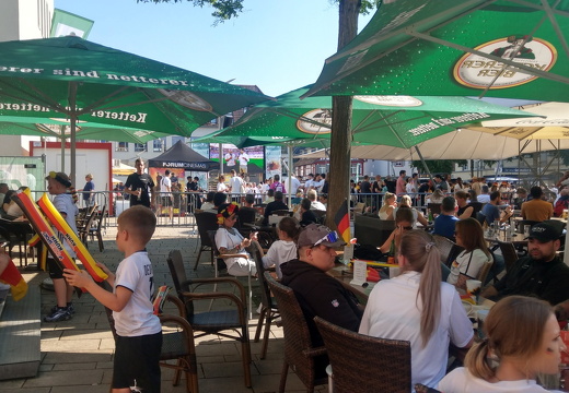 24-06-19-em-public viewing-005