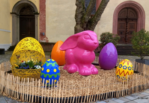 24-03-21-innenstadt-osterdeko-003
