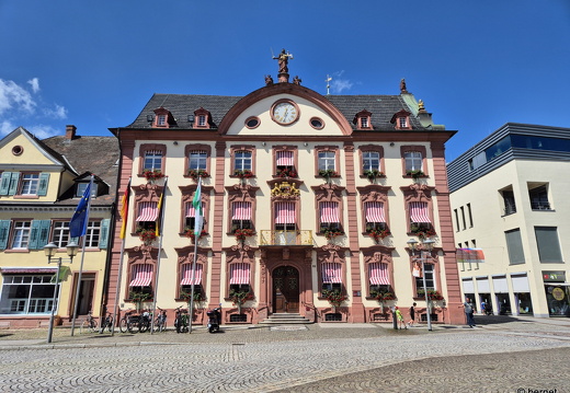 24-08-08-innenstadt-rathaus-