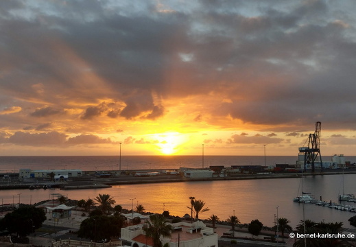 23-11-06-pdr-aussicht-hafen-sonnenaufgang-009
