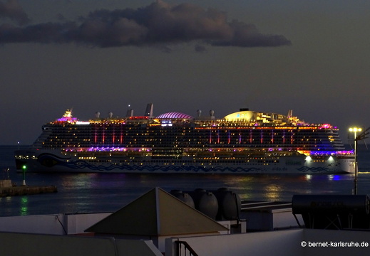 23-11-28-pdr-hafen-aida cosma-nacht-006