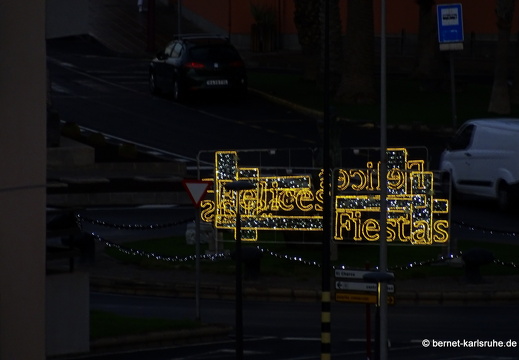 23-12-01-pdr-aussicht-hafen-vor sonnenaufgang-weihnachtsbeleuchtung-001