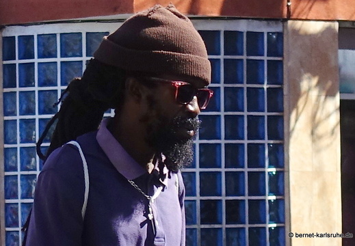 20-02-08-saint georges-busstation-wartezeit-022