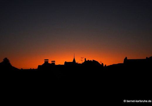 23-08-11-wohnung-vor sonnenaufgang-tannwegaussicht-007