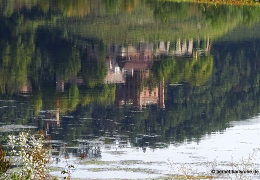23-10-08-am grossendeich-schloss-spiegelung