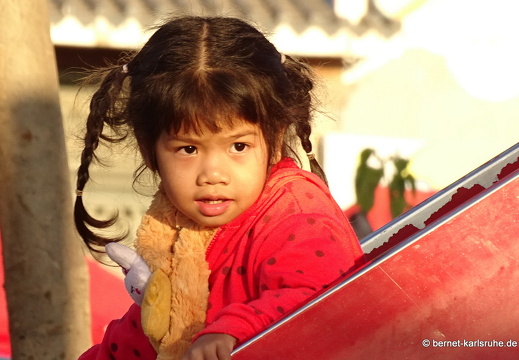 15-01-12-vientiane-spielplatz-002