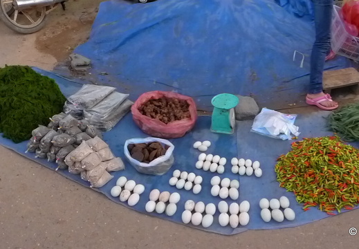 15-01-23-vangvieng-morgenmarkt-019