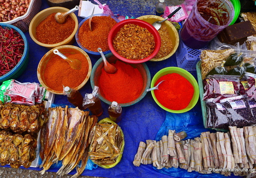 15-01-30-luangprabang-morgenmarkt-038