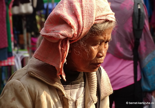 15-02-02-luangprabang-morgenmarkt-003