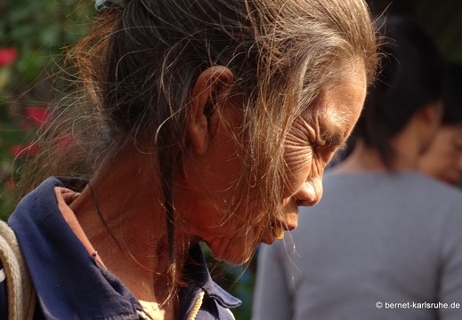15-02-02-luangprabang-morgenmarkt-007