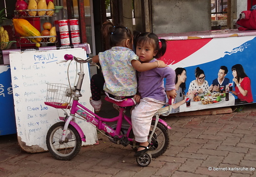 15-02-06-luangnamtha-nachtmarkt-006