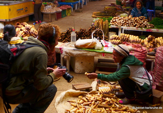 15-02-08-luangnamtha-traditioneller markt-234