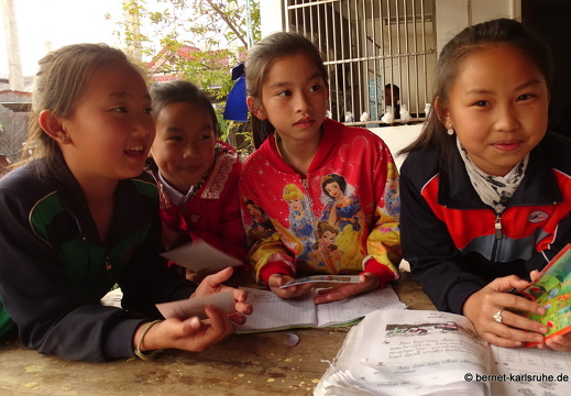 15-02-11-luangnamtha-englisch lernende kinder-281