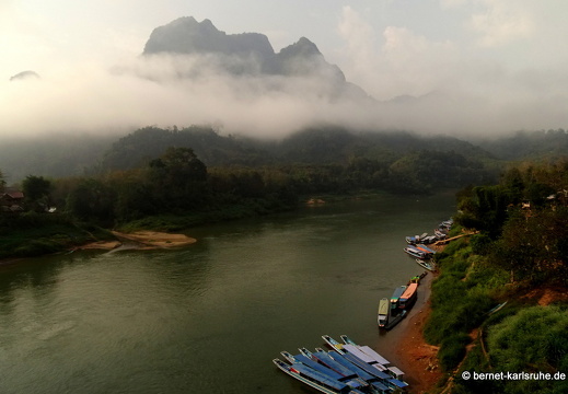 15-02-18-nongkiao-morgennebel-086