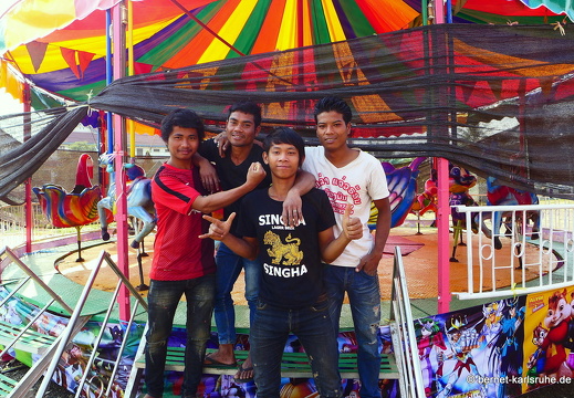 15-02-28-luangprabang-kirmesplatz-034