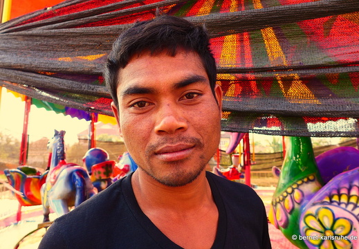 15-02-28-luangprabang-kirmesplatz-046