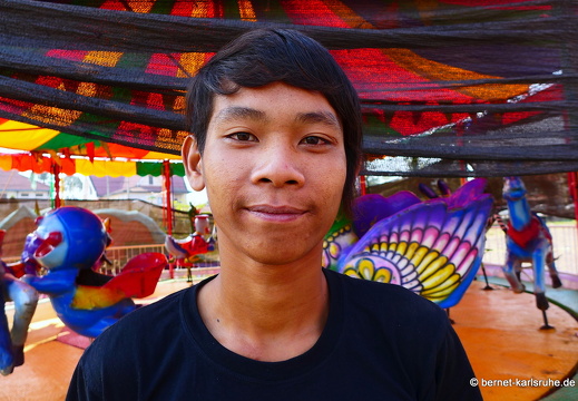 15-02-28-luangprabang-kirmesplatz-047