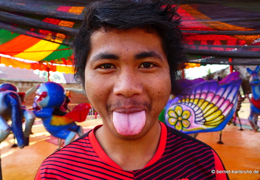 15-02-28-luangprabang-kirmesplatz-049