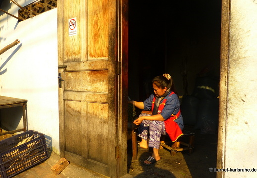 15-03-01-luangprabang-morgenmarkt-022