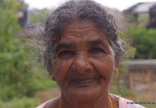 14-02-01-mahiyangana-gelbes-haus-032