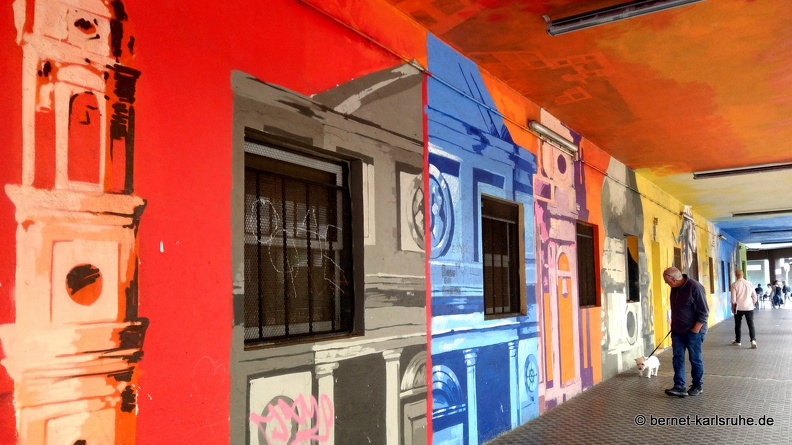 22-11-25-la laguna-bunte haeuser- wandmalereien-005.JPG