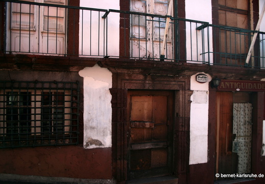 12-03-01-funchal-hausfront-118