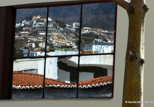 12-03-03-funchal-fenster-spiegelung-116