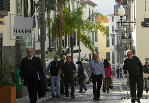 12-03-07-funchal-menschen-53
