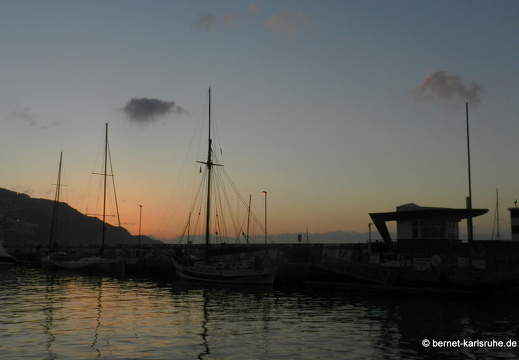 12-03-13-funchal-sonnenaufgang-yachthafen-8