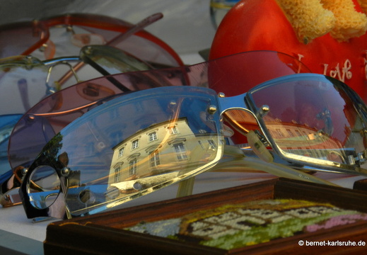 12-05-26-durlach-kruschtlmarkt-spiegelung-karlsburg-007