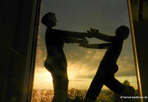 12-06-07-bergwald-sonnenuntergang-figur-das paar-003