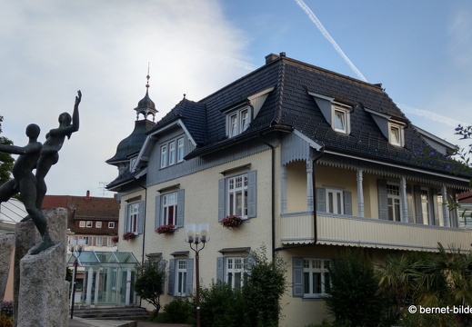 21-08-21-freudenstadt-kurhausplatz-skulptur-001