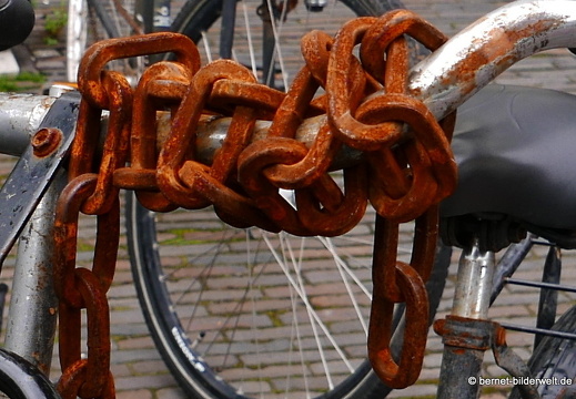 16-07-05-oudegracht-fahrradschloss-001