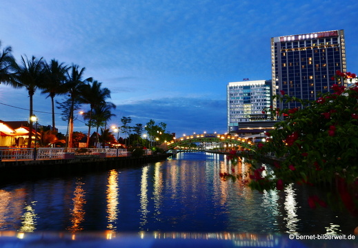 16-12-20-melaka abends am fluss-050
