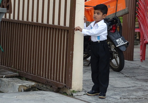 16-12-24-melaka-weihnacht-festlich zur kirche-002