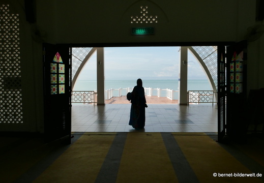 16-12-25-melaka- masjid selat-melaka-038