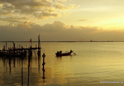 16-12-31-melaka-am meer-sonnenuntergang-039