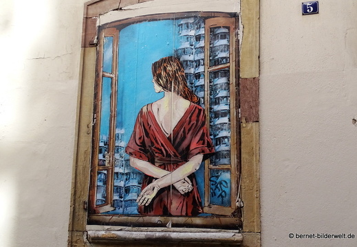 17-06-18-strasbourg-zentrum-wandmalerei-001