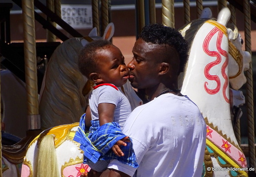 17-06-18-strasbourg-zentrum-gutenberg-karussell-032