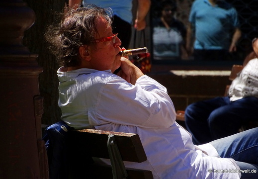 17-06-18-strasbourg-zentrum-zigarrenraucher-004