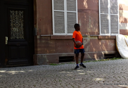 17-06-20-strasbourg-place des orphelins-003