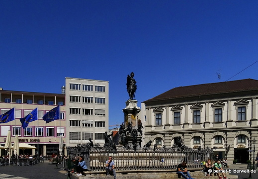 18-05-07-augsburg-rathausplatz-012 Linienkorrektur