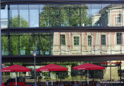 18-05-10-augsburg-am theater-005