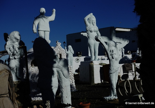 18-11-28-teguise-Obscure Point Of Horror Modern Art-skulpturengarten-