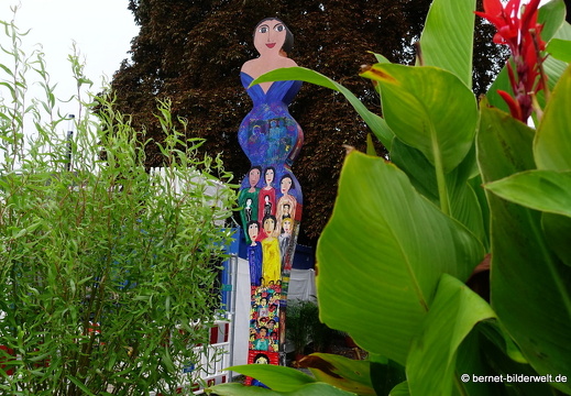 19-09-24-konstanz-altstadt-skulptur-stragapede-ditra-