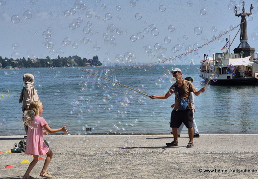 25-08-15-konstanz-seifenblasen-002