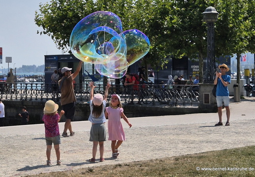 25-08-15-konstanz-seifenblasen-008