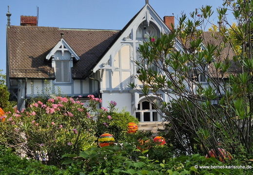 25-08-17-konstanz-hotel barleben-bunte kugeln-