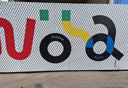 25-08-29-karlsruhe-baustellenzaun-landratsamt-003